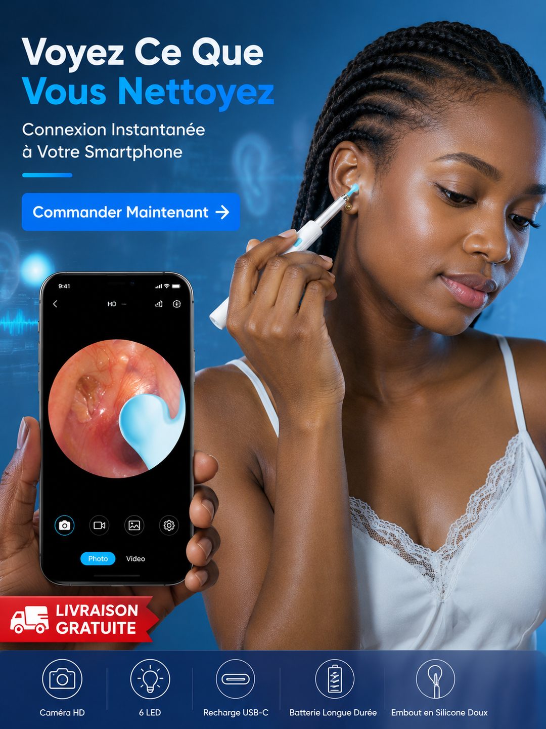 Femme utilisant la caméra OtoClean connectée à son smartphone