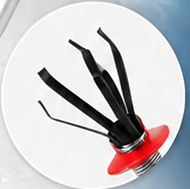 Close-up of the four claws that grab the clog